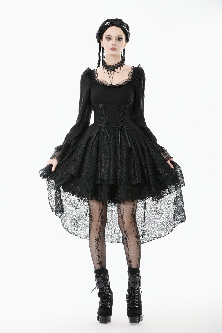 Schwarzes Gothic-Kleid mit quadratischem Kragen, langen Trompetenärmeln, Spitze, Schnürung, mehrschichtig, High-Low-Damen-Gothic-Kleid