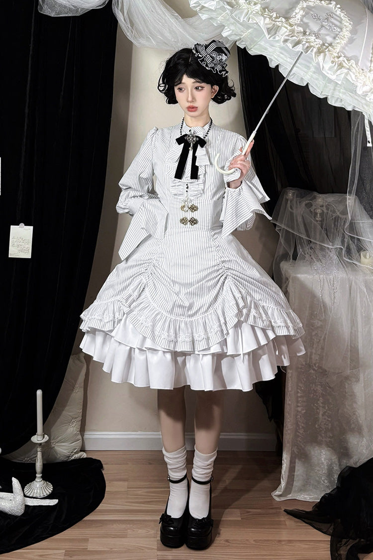 Weißes [Point Manor] Gothic-Lolita-Kleid mit mehrlagigem, gestreiftem, bedrucktem, gekräuseltem, angehobenem Saum und Schleife