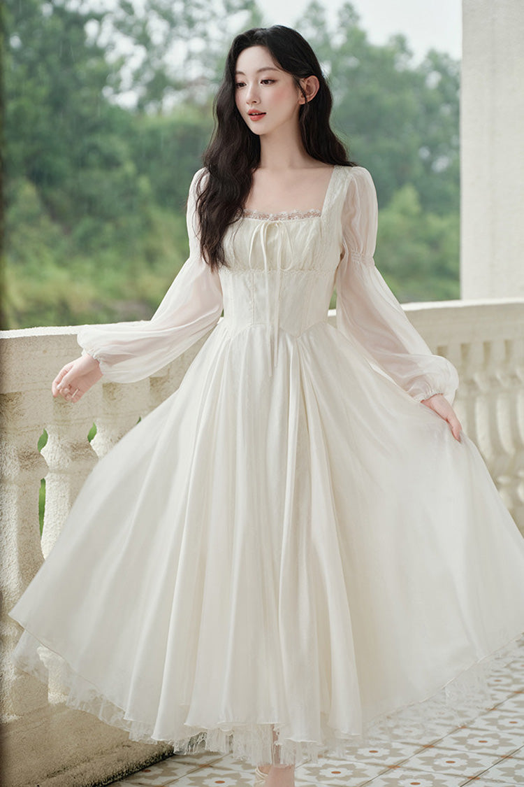 Elfenbeinfarbenes, klassisches Palace-Lolita-Kleid im französischen Stil mit quadratischem Kragen, langen Ärmeln und Spitze