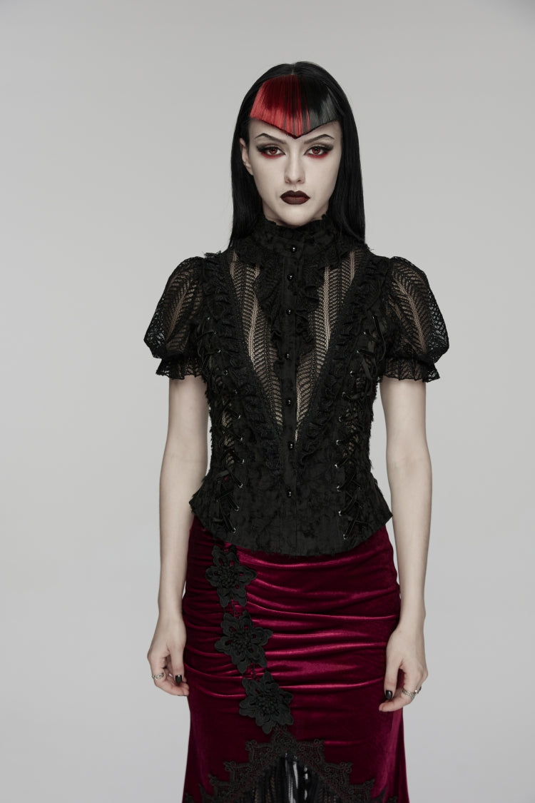 Schwarze Damen-Gothic-Bluse mit Stehkragen, kurzen Ärmeln, gerüschten Ausschnitten und bestickter Spitze