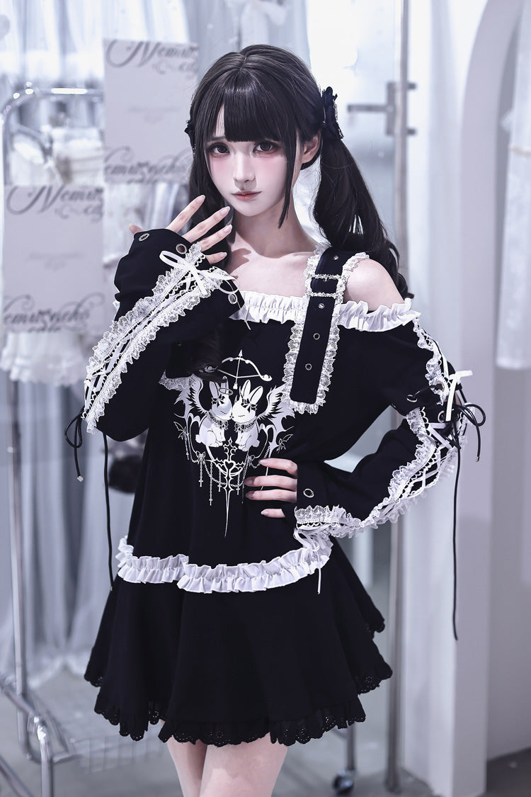 Schwarzes [Bandage Bunny] schulterfreies japanisches Jirai-Kei-Kleid mit langen Ärmeln, Rüschen und bestickter Schleife und Spitze
