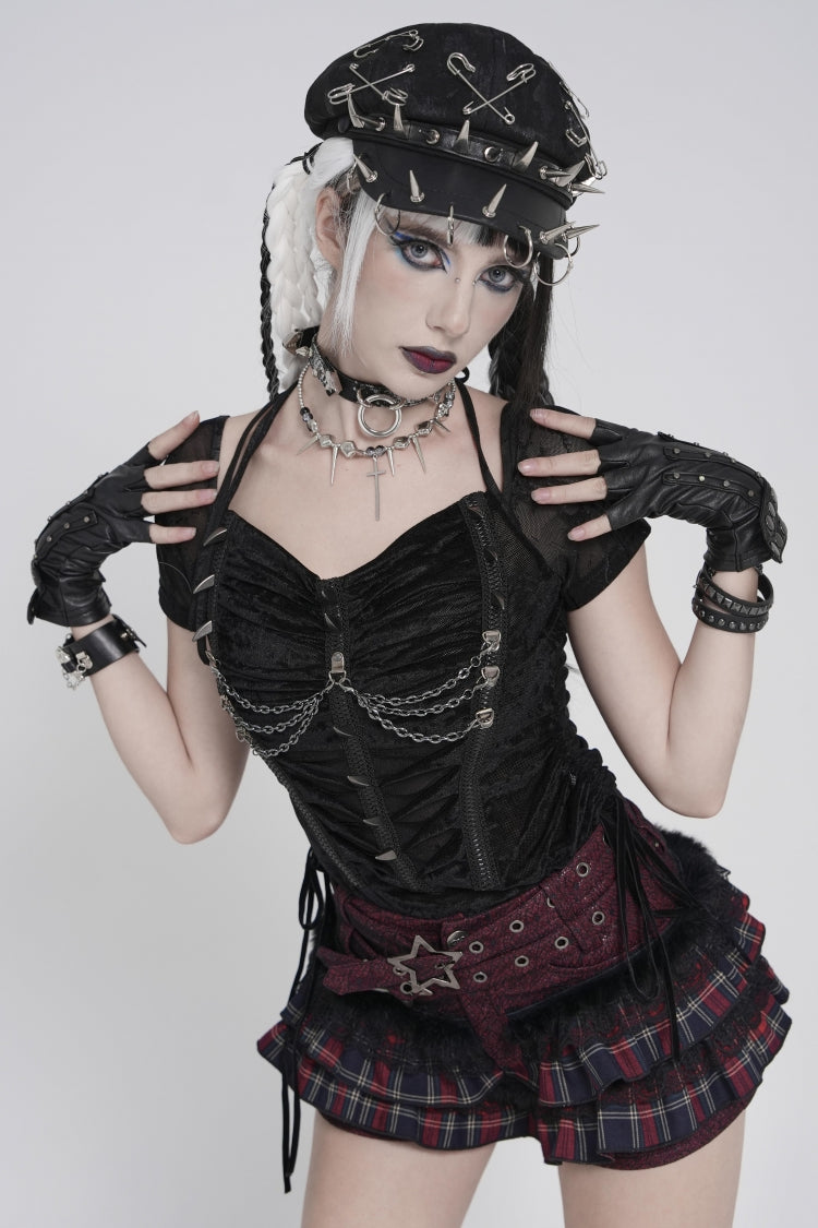 Schwarze, kurzärmlige, schmale, mit Nieten besetzte, plissierte, mit Ketten verzierte Punk-Cool-Bluse für Damen