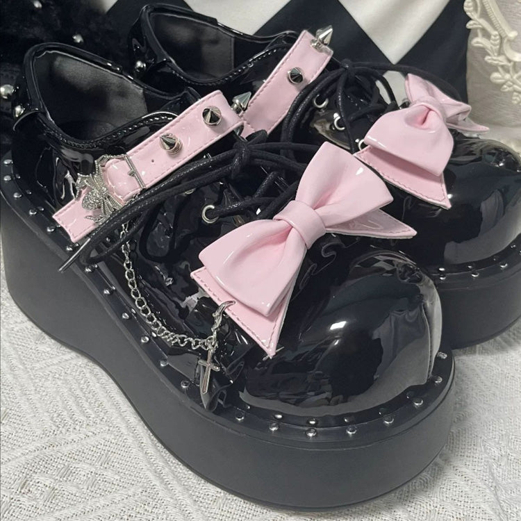 Chaussures à plateforme gothique punk à bout rond avec boucle et boucle à une sangle Spider
