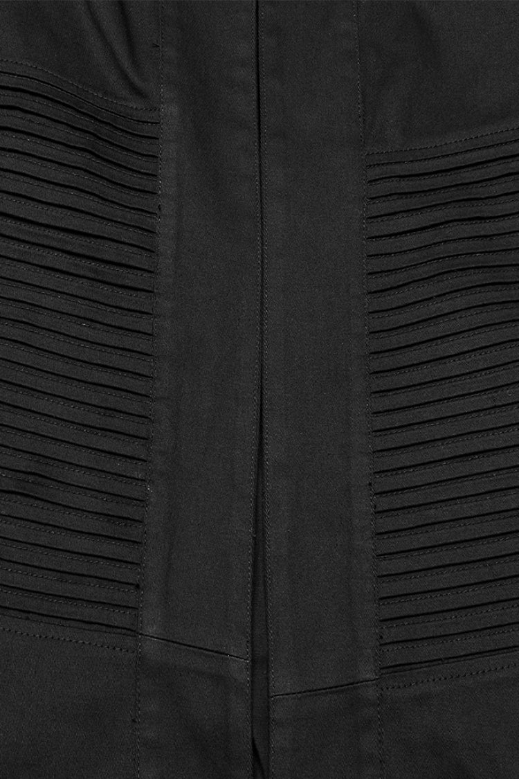 Manteau punk noir à col à revers, manches longues, à capuche et plissé pour homme avec sangle à boucle 