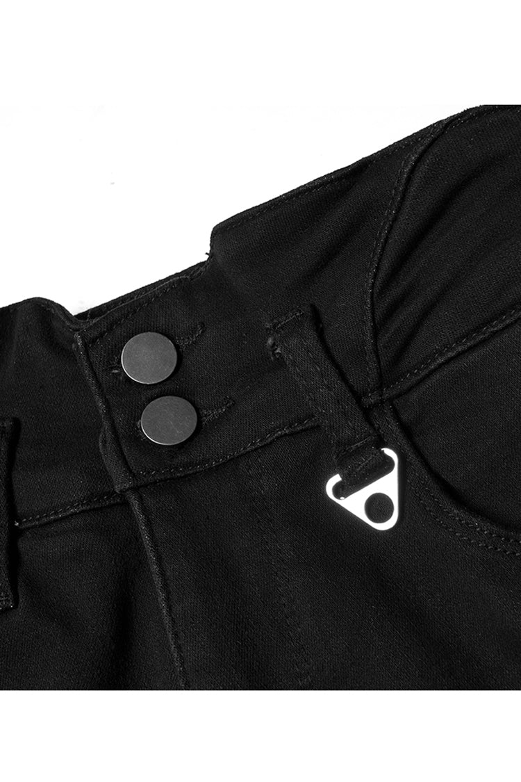 Schwarze dreieckige dekorative Metallplatte auf der Rückseite, gekreuzte Träger, eng anliegende Punk-Jeanshose für Damen