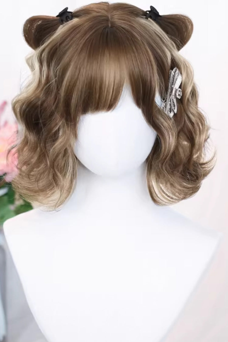 Perruque Lolita douce avec frange aérée et cheveux bouclés à reflets dorés/marron