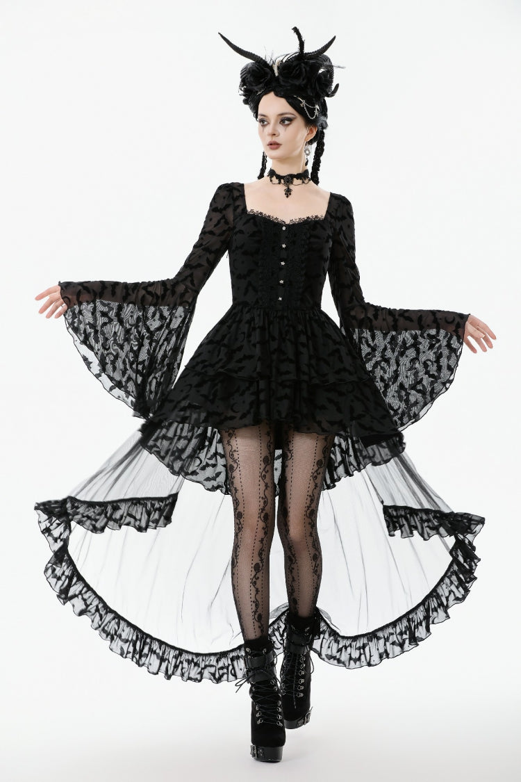 Schwarzes Damen-Gothic-Kleid mit quadratischem Kragen, langen Trompetenärmeln, Fledermaus-bedruckter Spitze und unregelmäßigem Saum
