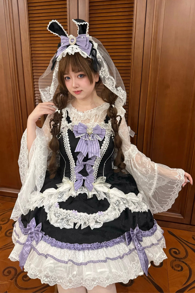 Schwarz/Lila [Vorspiel der Bänder] Ärmelloses Jacquard-Rüschenkleid mit quadratischem Kragen und offener Schleife vorne, Spitze, Perlendetail, Blumenwand, süßes Lolita-JSK-Kleid in Übergröße