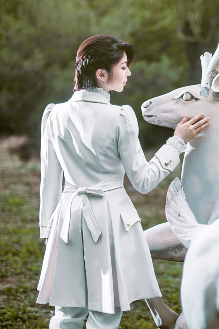 Prince Retro Immortal Black and White Rose Single Breasted Ouji Fashion Lolita Coat