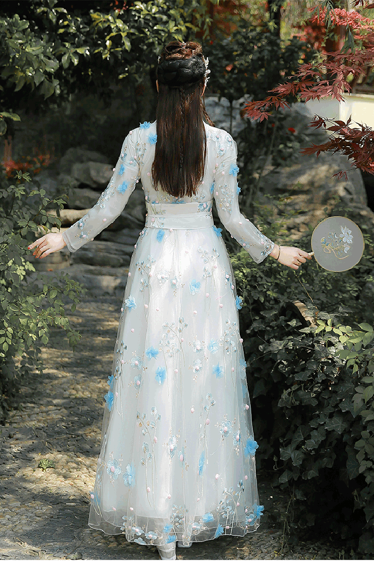 Floral Embroidery Long Sleeved Sweet Hanfu Dress
